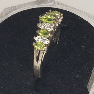 Elegant Silver and Green Gemstone Ring
